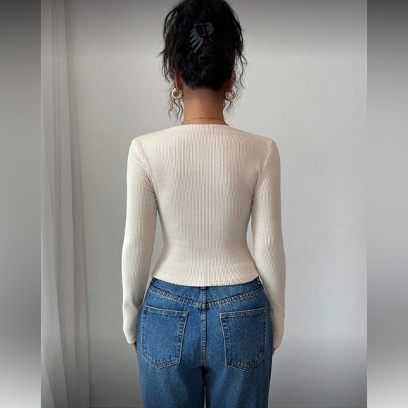 Cream Ribbed Asymmetrical Sweater - Picture 3 of 8